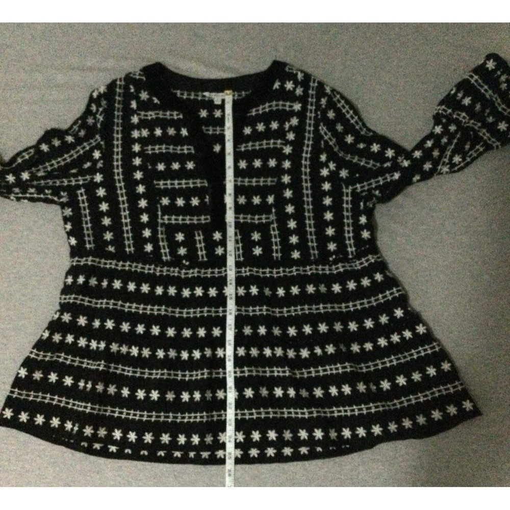John Mark M Geometric Floral Print Embroidered Front Split V-Neck 3/4 - Picture 11 of 13